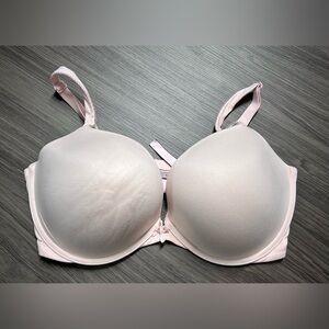Victoria’s Secret Light Pink Push Up Bra Size 38DDD